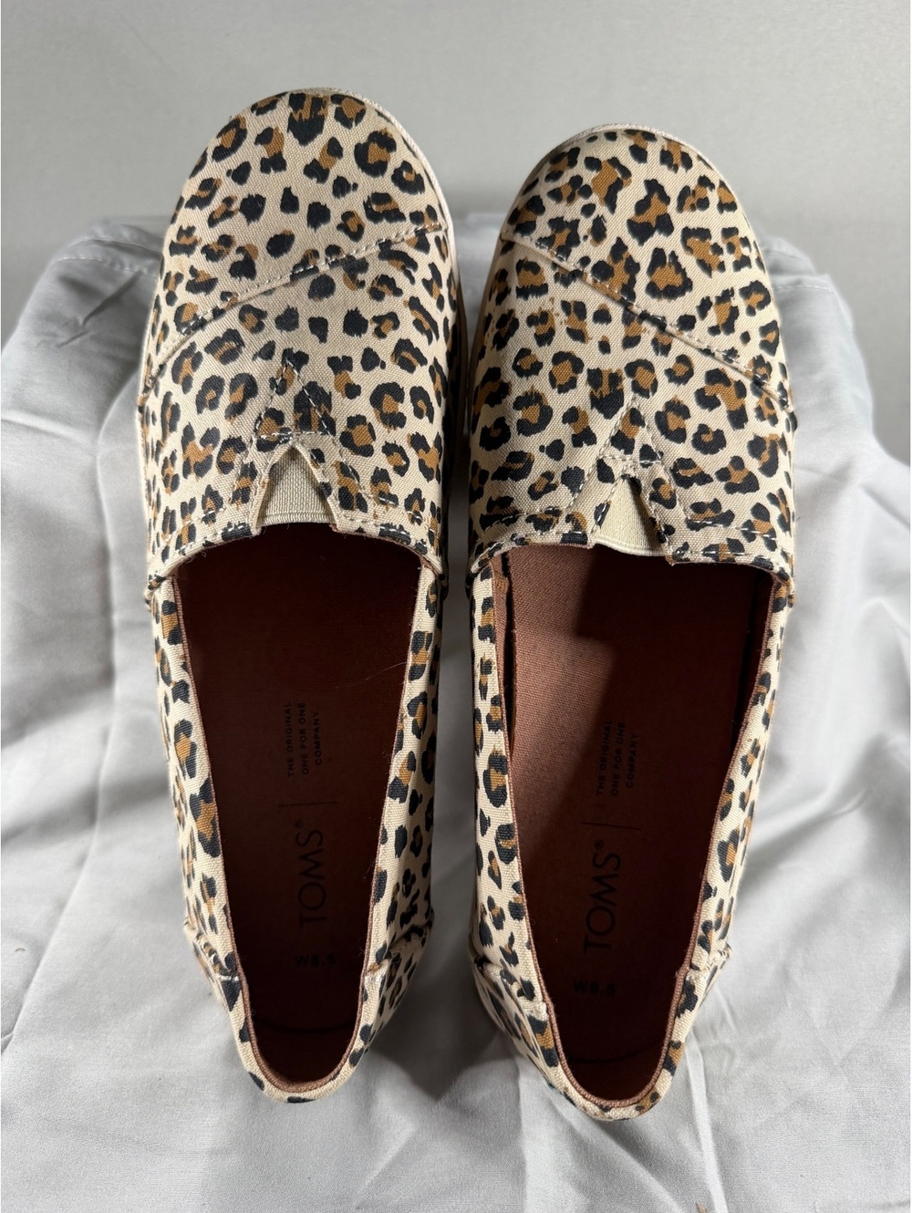 TOMS Women's Leopard Print Canvas Slip-On Shoes Size 8.5
